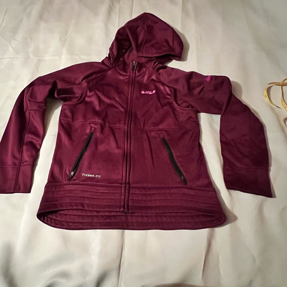 🍀Youth Nike  Lebron jacket‎ therma fit size large maroon